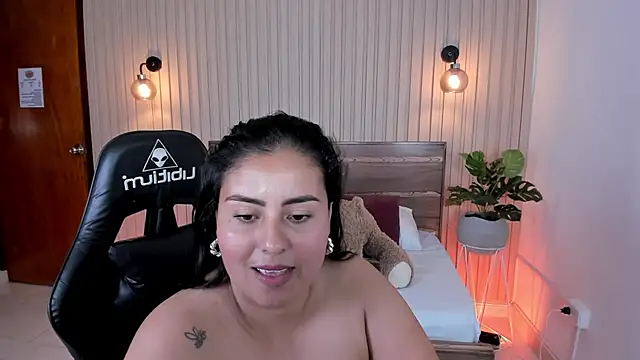 Snapshot of sol_valeria chatting on February 26, 2025, 10:09 pm sol valeria online show from February 26, 2025, 10:09 pm