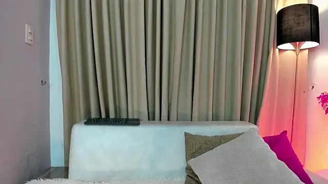 Snapshot of MiaHertz chatting on March 1, 2025, 11:58 pm MiaHertz online show from March 1, 2025, 11:58 pm