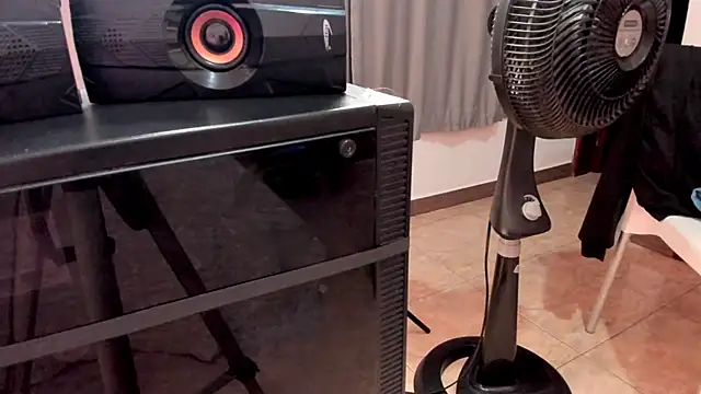 Snapshot of MiaHertz chatting on March 15, 2025, 12:58 am MiaHertz online show from March 15, 2025, 12:58 am