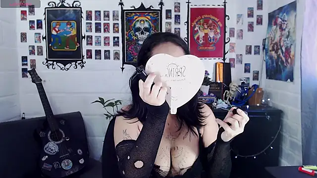 Snapshot of Nyx_Blackmoon chatting on February 18, 2025, 1:33 pm Nyx Blackmoon online show from February 18, 2025, 1:33 pm