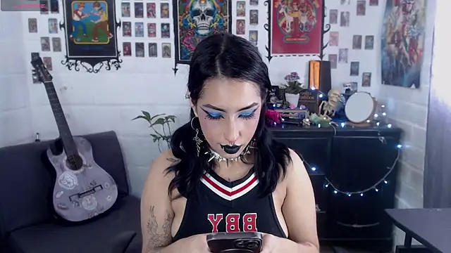 Snapshot of Nyx_Blackmoon chatting on February 19, 2025, 5:06 pm Nyx Blackmoon online show from February 19, 2025, 5:06 pm