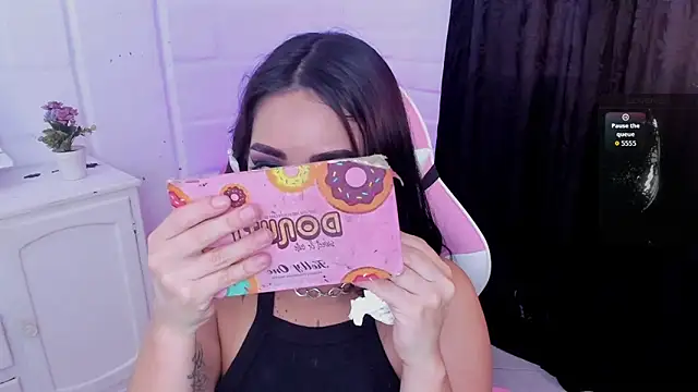 Snapshot of Nyx_Blackmoon chatting on September 20, 2025, 2:40 pm Nyx Blackmoon online show from September 20, 2025, 2:40 pm