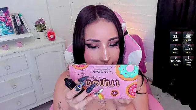 Snapshot of Nyx_Blackmoon chatting on September 29, 2025, 2:33 pm Nyx Blackmoon online show from September 29, 2025, 2:33 pm