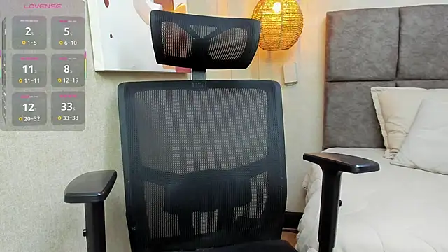 elizabeth 20 online show from October 11, 2025, 7:56 pm