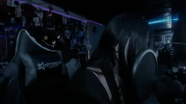 Snapshot of rotten_dreams chatting on February 23, 2025, 9:48 pm rotten dreams online show from February 23, 2025, 9:48 pm