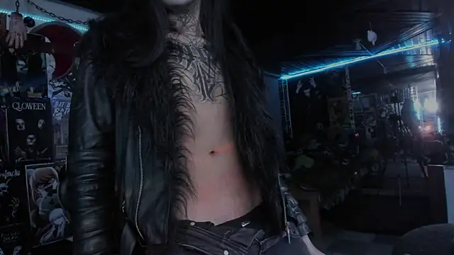 Snapshot of rotten_dreams chatting on September 24, 2025, 10:35 pm rotten dreams online show from September 24, 2025, 10:35 pm