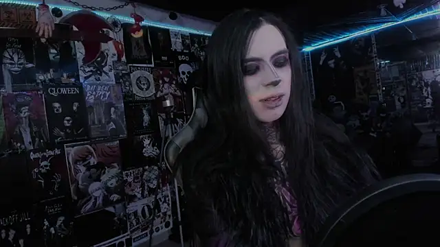 Snapshot of rotten_dreams chatting on October 2, 2025, 11:01 pm rotten dreams online show from October 2, 2025, 11:01 pm