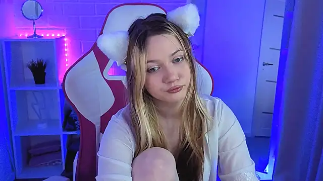 SweetieAngela online show from December 2, 2025, 1:39 pm