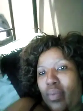 Snapshot of Coco_Nile chatting on February 19, 2025, 6:00 pm Coco Nile online show from February 19, 2025, 6:00 pm