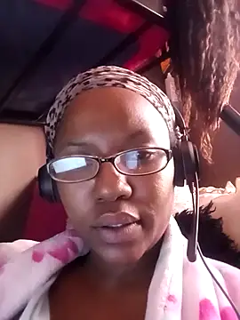 Snapshot of Coco_Nile chatting on September 26, 2025, 10:41 am Coco Nile online show from September 26, 2025, 10:41 am