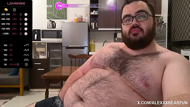 Snapshot of alexxxbear chatting on October 6, 2025, 9:01 pm alexxxbear online show from October 6, 2025, 9:01 pm