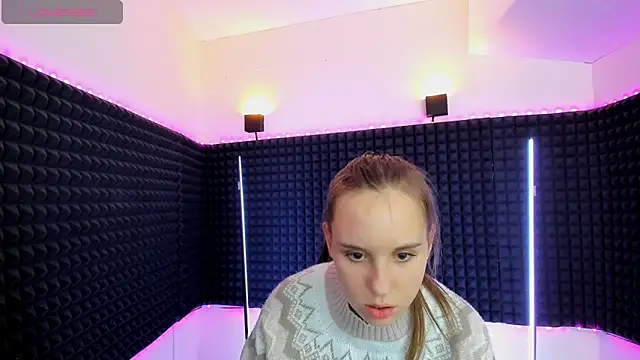 Snapshot of Lika_0ne chatting on February 24, 2025, 12:59 pm Lika 0ne online show from February 24, 2025, 12:59 pm