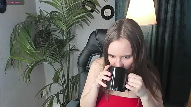 Snapshot of Lika_0ne chatting on March 14, 2025, 12:18 pm Lika 0ne online show from March 14, 2025, 12:18 pm