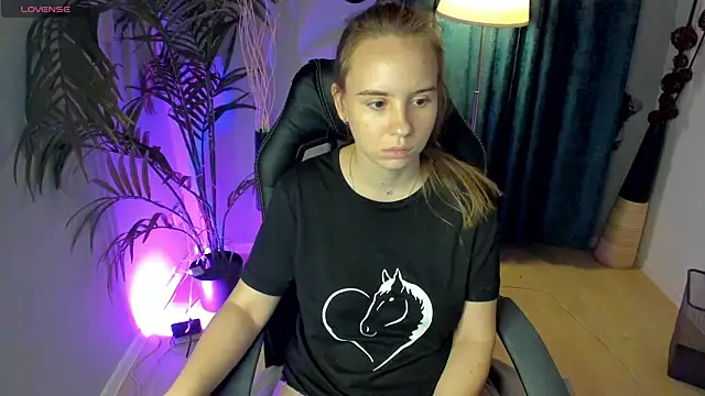 Snapshot of Lika_0ne chatting on October 5, 2025, 10:02 am Lika 0ne online show from October 5, 2025, 10:02 am