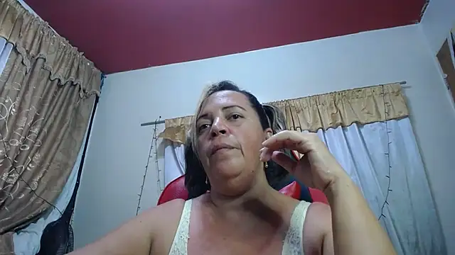 Snapshot of alina_maturehot chatting on October 4, 2025, 11:03 pm alina maturehot online show from October 4, 2025, 11:03 pm