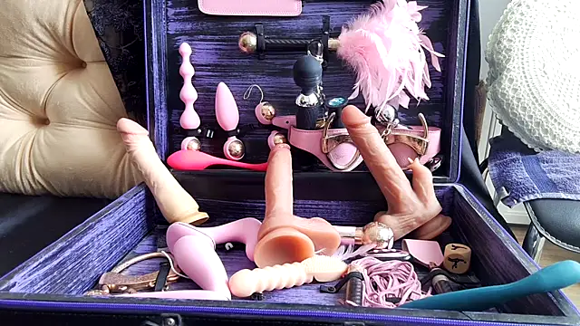 Snapshot of Chanel_Noire chatting on March 5, 2025, 1:17 pm Chanel Noire online show from March 5, 2025, 1:17 pm