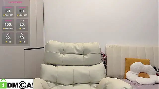 yunyun121 online show from December 1, 2025, 3:17 pm