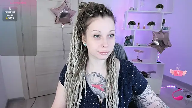 HoneySallyMoore online show from December 6, 2024, 6:50 pm