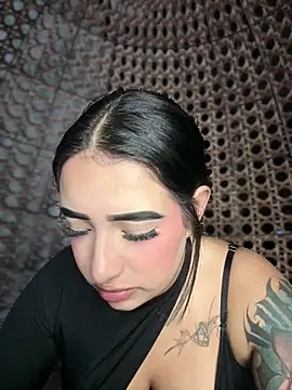 Scarlett-LS online show from October 23, 2025, 1:27 am