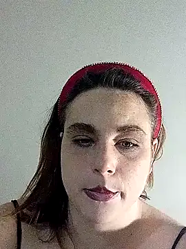 KinzAngel online show from February 18, 2025, 3:32 pm