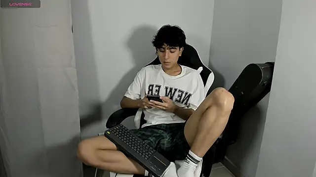 Snapshot of salvatore_montt chatting on February 16, 2025, 12:41 am salvatore montt online show from February 16, 2025, 12:41 am