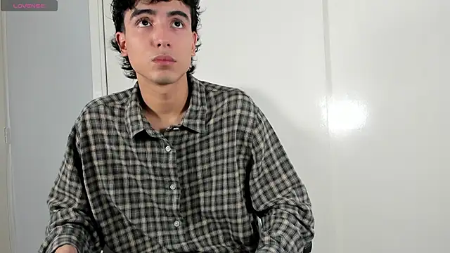 Snapshot of salvatore_montt chatting on March 1, 2025, 9:48 pm salvatore montt online show from March 1, 2025, 9:48 pm