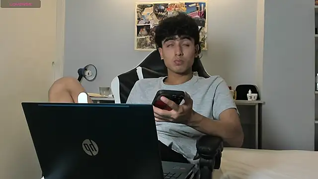 Snapshot of salvatore_montt chatting on March 4, 2025, 12:50 am salvatore montt online show from March 4, 2025, 12:50 am