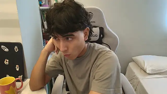 Snapshot of salvatore_montt chatting on October 17, 2025, 9:17 pm salvatore montt online show from October 17, 2025, 9:17 pm