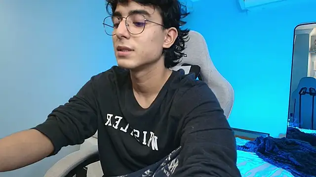 Snapshot of salvatore_montt chatting on October 30, 2025, 4:03 am salvatore montt online show from October 30, 2025, 4:03 am