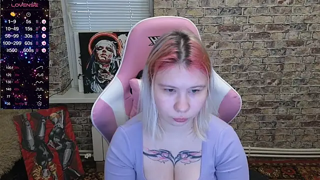 Snapshot of Little_kitsune1707 chatting on November 23, 2025, 7:19 am Little kitsune1707 online show from November 23, 2025, 7:19 am