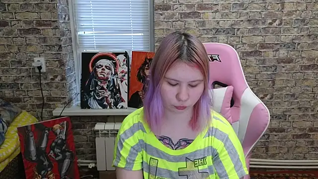 Snapshot of Little_kitsune1707 chatting on December 14, 2025, 7:03 am Little kitsune1707 online show from December 14, 2025, 7:03 am