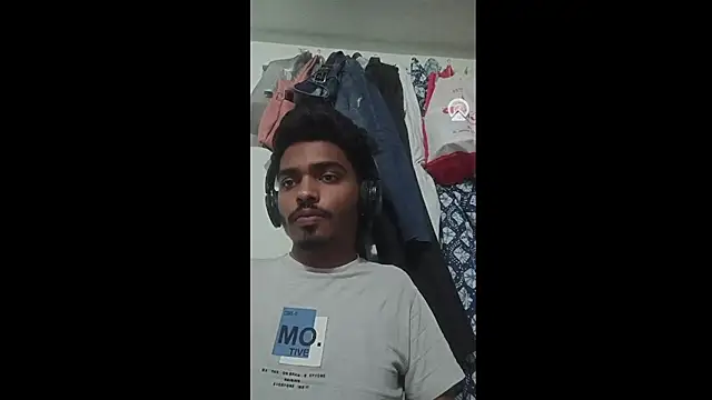 Snapshot of Harsh424242 chatting on March 3, 2025, 5:50 pm Harsh424242 online show from March 3, 2025, 5:50 pm