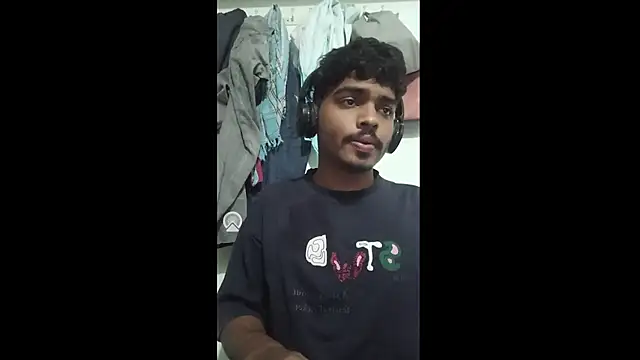 Snapshot of Harsh424242 chatting on March 9, 2025, 6:54 pm Harsh424242 online show from March 9, 2025, 6:54 pm