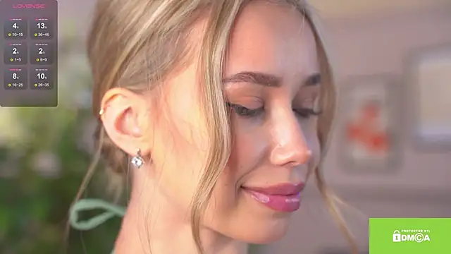 Snapshot of _Spring_Day_ chatting on October 1, 2025, 8:20 am Spring Day online show from October 1, 2025, 8:20 am