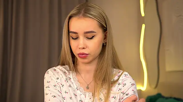 Snapshot of _Spring_Day_ chatting on October 26, 2025, 8:20 am Spring Day online show from October 26, 2025, 8:20 am