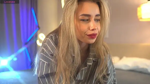 Snapshot of _Spring_Day_ chatting on November 29, 2025, 11:35 am Spring Day online show from November 29, 2025, 11:35 am