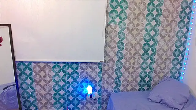 Snapshot of Emilybateee chatting on February 25, 2025, 6:09 pm Emilybateee online show from February 25, 2025, 6:09 pm