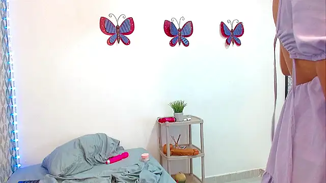 Snapshot of Emilybateee chatting on March 1, 2025, 7:26 pm Emilybateee online show from March 1, 2025, 7:26 pm