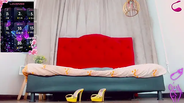 Snapshot of katha_Crawford chatting on October 27, 2025, 7:29 pm katha Crawford online show from October 27, 2025, 7:29 pm