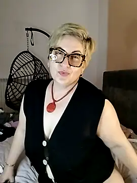 Snapshot of Pumabionda chatting on March 8, 2025, 12:11 am Pumabionda online show from March 8, 2025, 12:11 am