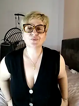 Snapshot of Pumabionda chatting on March 18, 2025, 6:15 pm Pumabionda online show from March 18, 2025, 6:15 pm