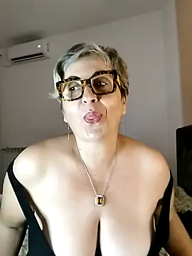 Snapshot of Pumabionda chatting on September 8, 2025, 3:55 pm Pumabionda online show from September 8, 2025, 3:55 pm