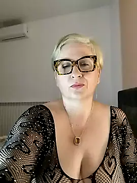 Snapshot of Pumabionda chatting on October 29, 2025, 10:33 pm Pumabionda online show from October 29, 2025, 10:33 pm