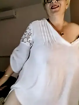 Snapshot of Pumabionda chatting on November 4, 2025, 10:09 pm Pumabionda online show from November 4, 2025, 10:09 pm