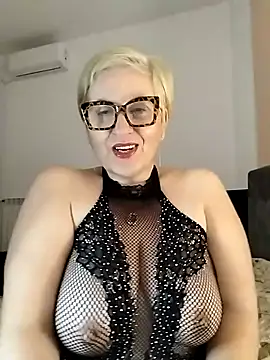 Snapshot of Pumabionda chatting on November 6, 2025, 10:21 pm Pumabionda online show from November 6, 2025, 10:21 pm