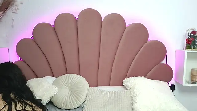 Snapshot of ScarlletRays chatting on March 18, 2025, 9:43 pm ScarlletRays online show from March 18, 2025, 9:43 pm