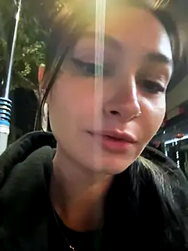 lunalovelee online show from November 4, 2025, 2:16 pm