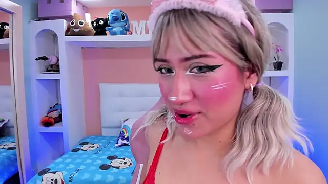 Snapshot of miss___megan chatting on October 21, 2025, 6:08 pm miss megan online show from October 21, 2025, 6:08 pm
