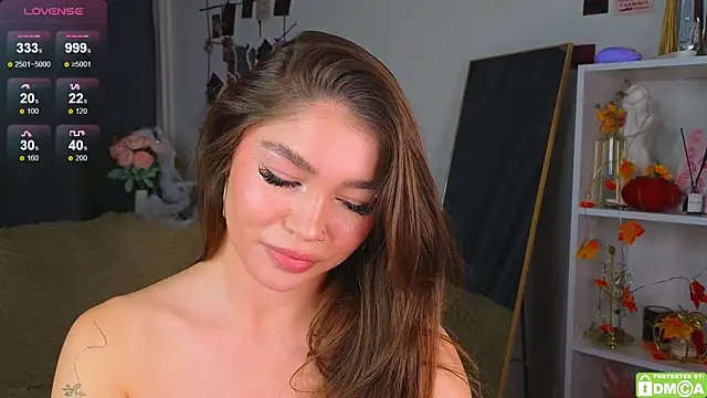 Caroline  Brown online show from November 5, 2025, 2:44 am