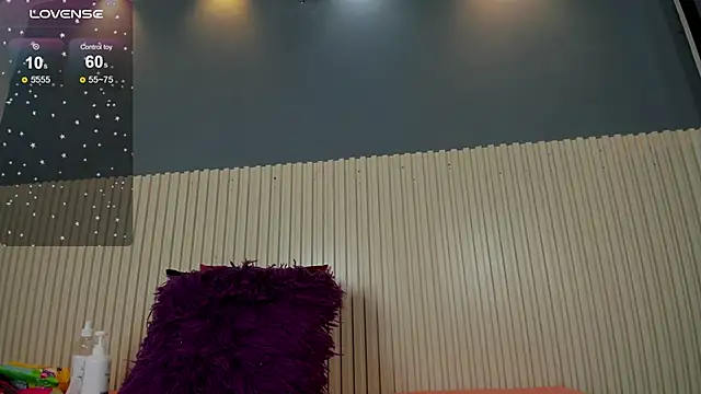 Aida-nicolle online show from February 18, 2025, 10:16 am